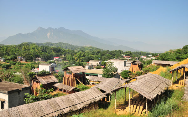 Nhiều lò gạch thủ công tại xã Gia Phú vẫn hoạt động.