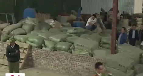 ... và tang vật liên quan đến đường dây nhập lậu thuốc bắc.