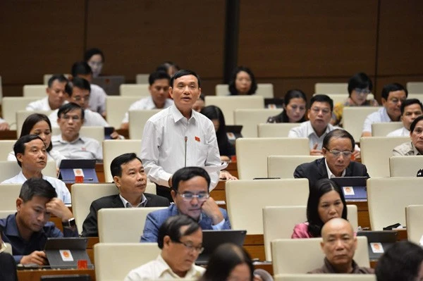 Quốc hội bắt đầu 2,5 ngày thảo luận về kinh tế- xã hội. Ảnh: Quang Vinh