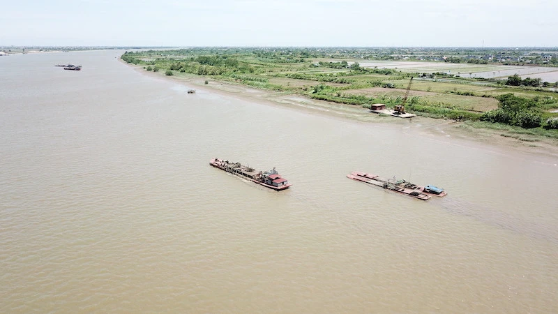 Sông Hồng đoạn chảy qua huyện Kiến Xương tỉnh Thái Bình.