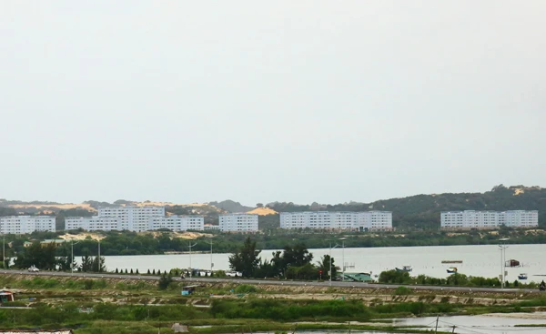 Một góc bán đảo Cam Ranh.