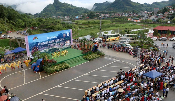 Quang cảnh lễ khai mạc.