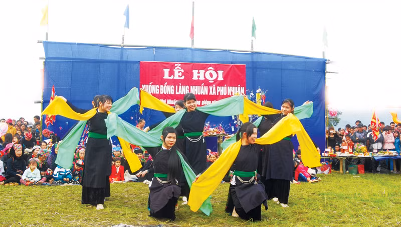 Múa hát Then là món ăn tinh thần không thể thiếu của đồng bào Tày.
