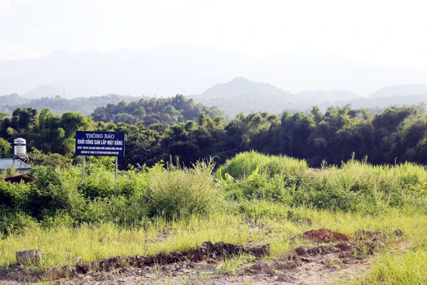 Dự án đã triển khai được hơn 5 năm nhưng hạng mục thi công mới chỉ là bãi đất mới san lấp.