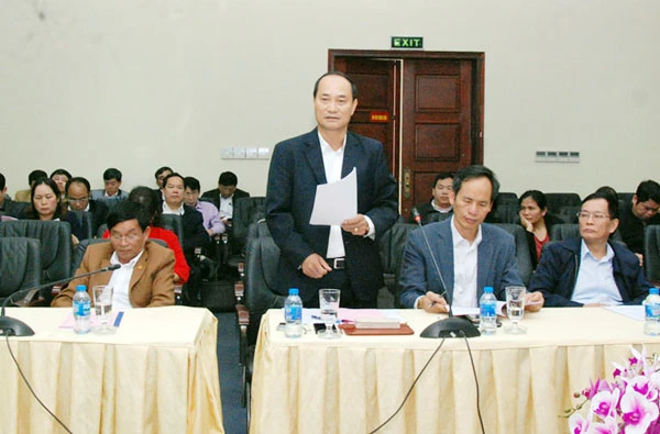 Đại biểu Đảng ủy Sở Tài chính tham luận tại tọa đàm.