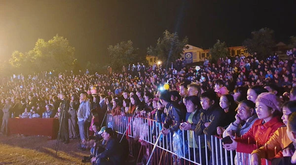 Huyền bí Lễ hội nhảy lửa của người Dao đỏ Bắc Hà ảnh 6