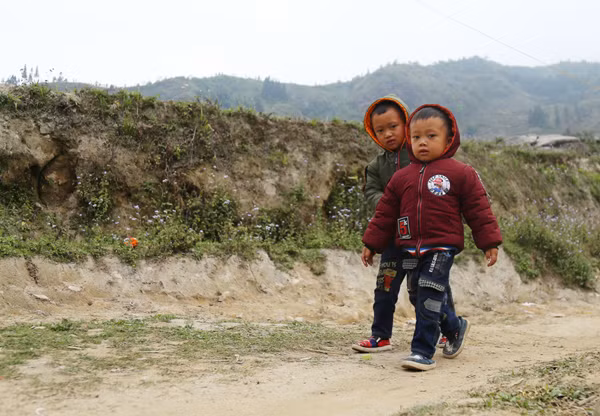 Gập ghềnh đường đến trường của học sinh Tả Củ Tỷ ảnh 3