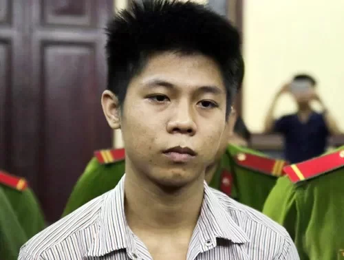 Nguyễn Hữu Tình lúc nghe tuyên án tử hình.