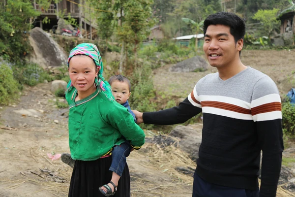 Gập ghềnh đường đến trường của học sinh Tả Củ Tỷ ảnh 5