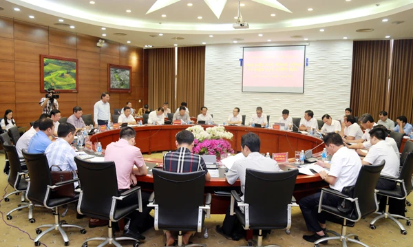 Quang cảnh buổi làm việc.
