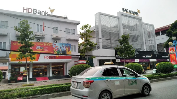 Sự phát triển của các ngân hàng góp phần đáp ứng vốn kịp thời cho các thành phần kinh tế trong tỉnh.