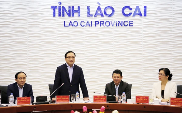 Bí thư Thành ủy Hà Nội Hoàng Trung Hải đánh giá cao những thành tựu phát triển kinh tế - xã hội mà Lào Cai đạt được.