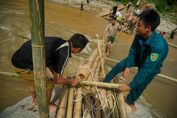 Sùng Hoảng mới không còn cảnh bị cô lập ảnh 6