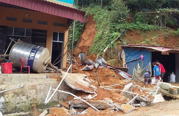 Hiện trường vụ sạt lở đất.