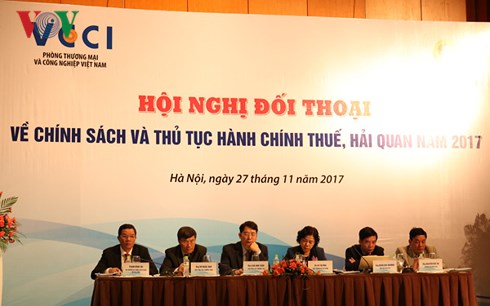 Đối thoại về chính sách thuế, hải quan.