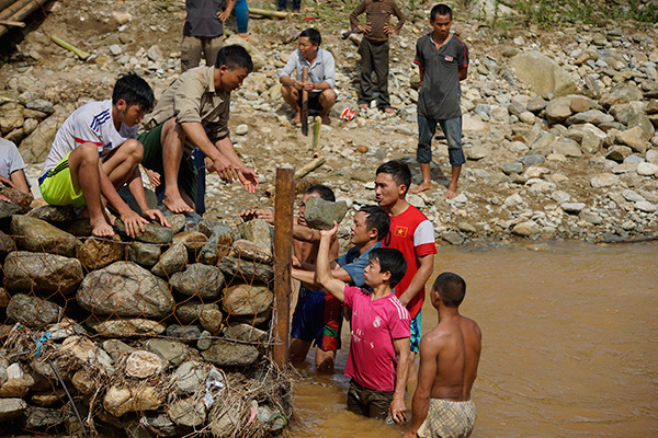Sùng Hoảng mới không còn cảnh bị cô lập ảnh 3 Sùng Hoảng mới không còn cảnh bị cô lập ảnh 3