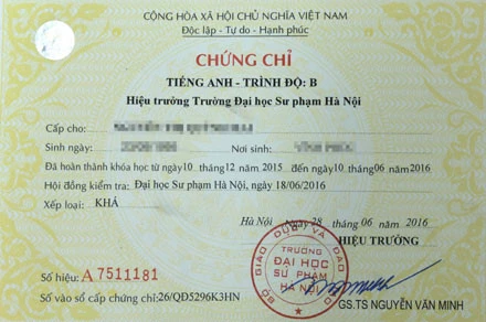 Những chứng chỉ giả mạo có phôi, tem và các thông tin đầy đủ giống y như thật.