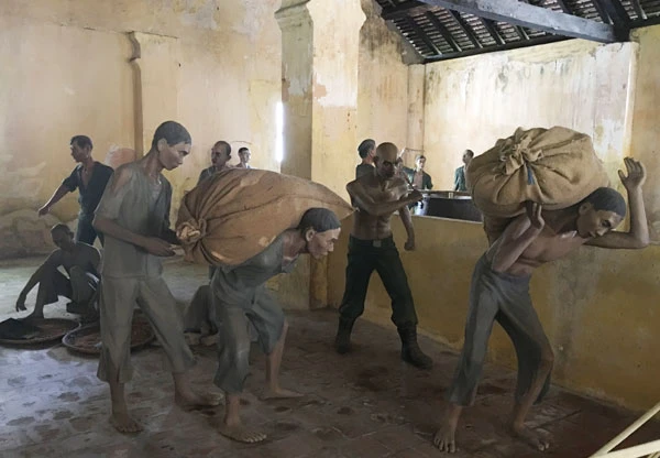 Những hình ảnh xúc động tại các nhà tù ở Côn Đảo ảnh 3