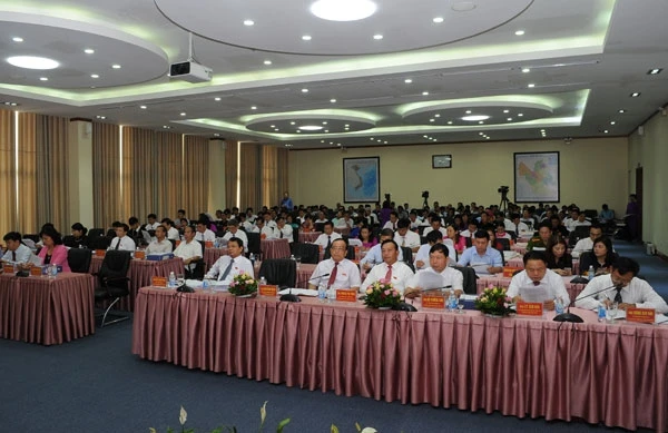 Đại biểu tham dự kỳ họp.