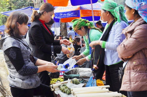 Đậm đà ẩm thực chợ phiên vùng cao Lào Cai.