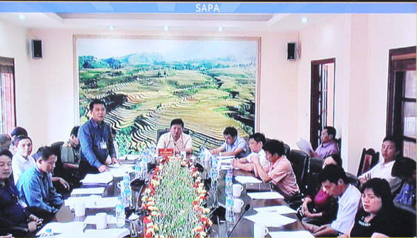 Đại biểu xã Suối Thầu phát biểu tại điểm cầu huyện Sa Pa. Đại biểu xã Suối Thầu phát biểu tại điểm cầu huyện Sa Pa.