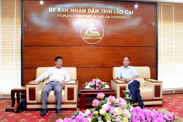 Đồng chí Nguyễn Hữu Thể, Phó Chủ tịch UBND tỉnh đánh giá cao ý tưởng của doanh nghiệp tại buổi làm việc.