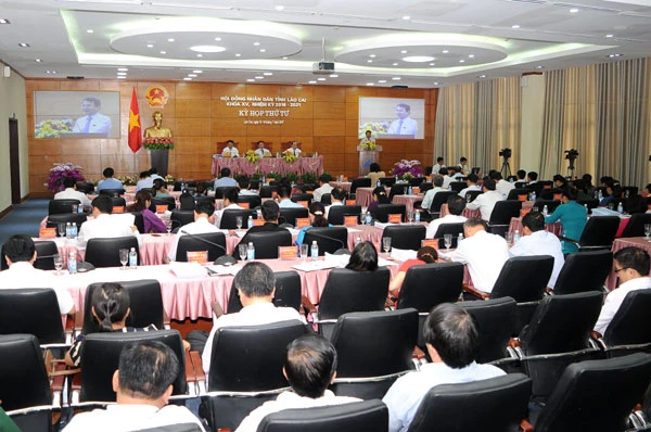 Quang cảnh kỳ họp. Quang cảnh kỳ họp.