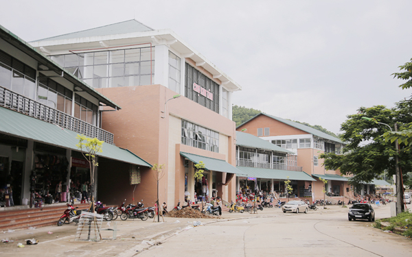 Chợ đầu mối nông sản Kim Tân được xây dựng khang trang.