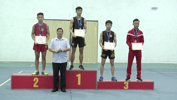 Vận động viên Vàng Văn Bảo (đoàn Lào Cai) giành Huy chương Vàng hạng cân 52 kg nam, nhóm B.