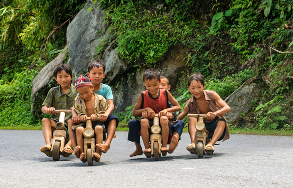 Ngày hè của trẻ em vùng cao Lào Cai ảnh 2 Ngày hè của trẻ em vùng cao Lào Cai ảnh 2