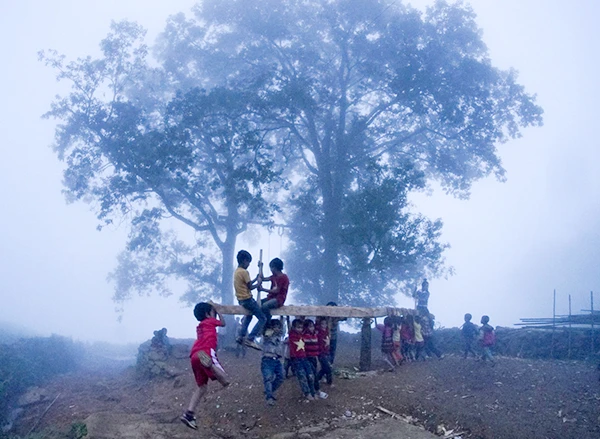 Ngày hè của trẻ em vùng cao Lào Cai ảnh 4 Ngày hè của trẻ em vùng cao Lào Cai ảnh 4