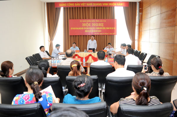 Quang cảnh buổi tiếp xúc. Quang cảnh buổi tiếp xúc.