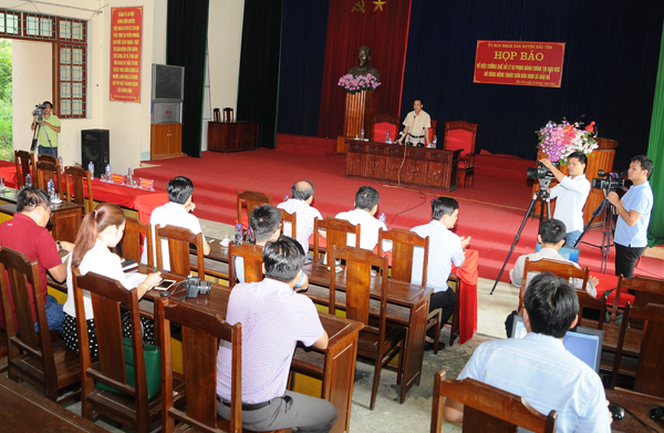 Quang cảnh buổi họp báo.