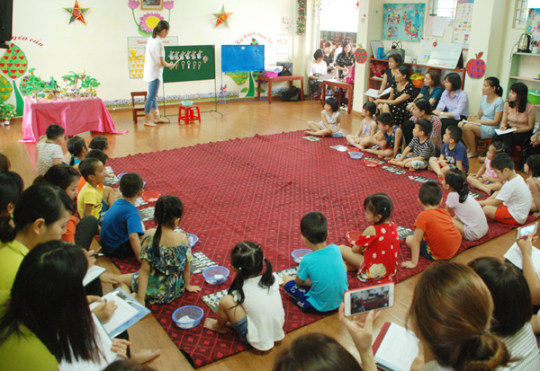 Các học viên tham gia dự giờ và giảng dạy trực tiếp.