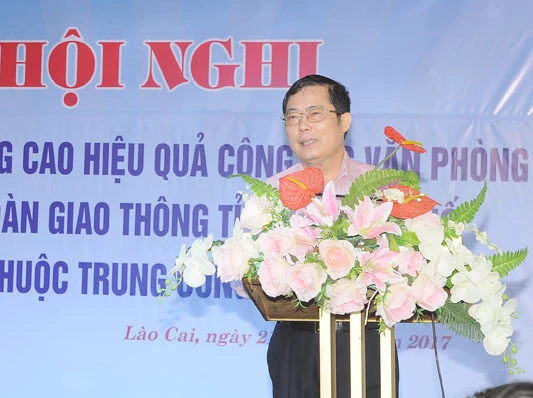 Đồng chí Nguyễn Thanh Dương, Phó Chủ tịch UBND tỉnh phát biểu tại buổi tập huấn.