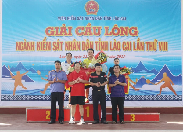 Trao giải Nhất, Nhì, Ba toàn đoàn.