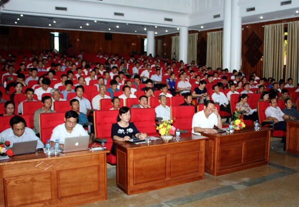 Đại biểu dự hội nghị.