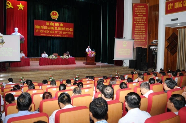 Quang cảnh kỳ họp.