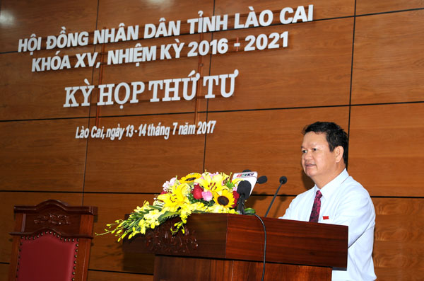 Đồng chí Nguyễn Văn Vịnh, Bí thư Tỉnh ủy, Chủ tịch HĐND tỉnh phát biểu bế mạc kỳ họp.