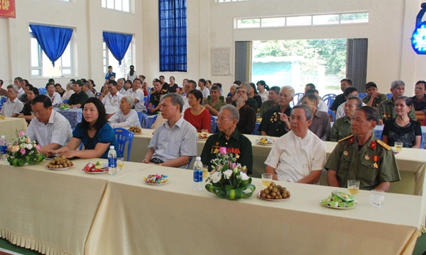 Các đại biểu tham dự buổi gặp mặt.