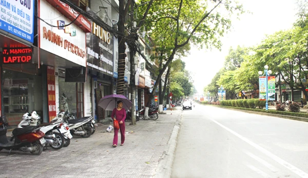 Vỉa hè trên đường Hoàng Liên được trả lại cho người đi bộ.