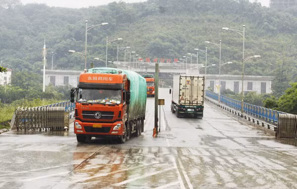 Hải quan Lào Cai thu ngân sách hơn 1.000 tỷ đồng ảnh 1 Hải quan Lào Cai thu ngân sách hơn 1.000 tỷ đồng ảnh 1