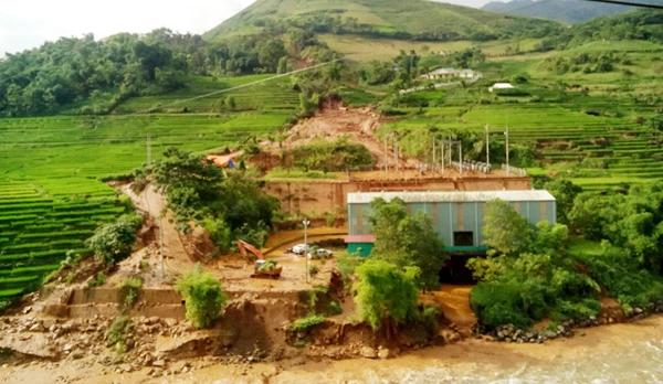 Hiện trường xảy ra sự cố. Hiện trường xảy ra sự cố.