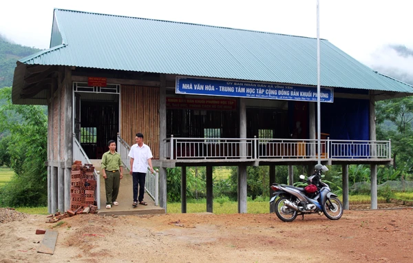 Nhà văn hóa bản Khuổi Phường được xây dựng theo khuôn mẫu nhà sàn truyền thống.