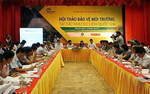Hội thảo “Bảo vệ môi trường tại các khu du lịch quốc gia” đã đưa ra những cảnh báo về môi trường du lịch. Hội thảo “Bảo vệ môi trường tại các khu du lịch quốc gia” đã đưa ra những cảnh báo về môi trường du lịch.