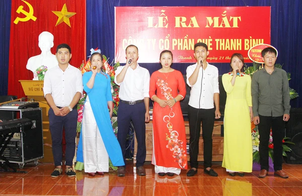 Văn nghệ chào mừng.