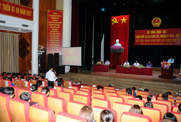 Hoạt động chất vấn và trả lời chất vấn tại kỳ họp.