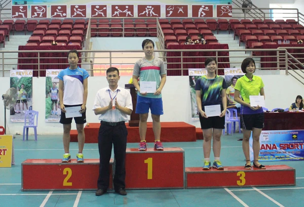 Trao giải nội dung đôi nam – nữ. Trao giải nội dung đơn nữ.