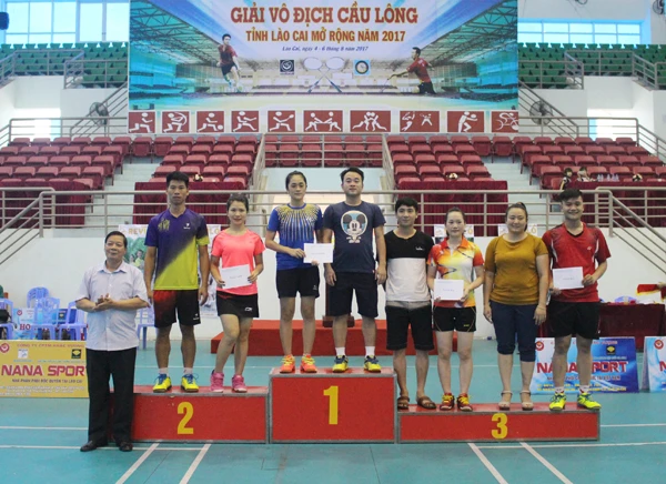 Trao giải nội dung đôi nam – nữ. Trao giải nội dung đơn nữ.