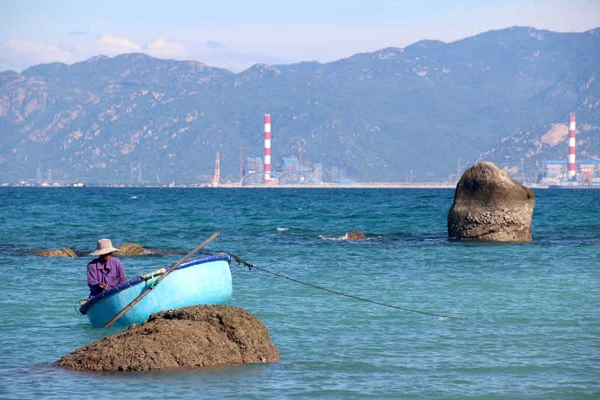 Khu vực nhận chìm bùn thải cách khu bảo tồn Hòn Cau 8km.